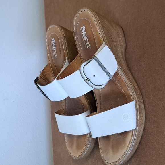 Born white leather strappy sandals size 9 wedge - Picture 2 of 8